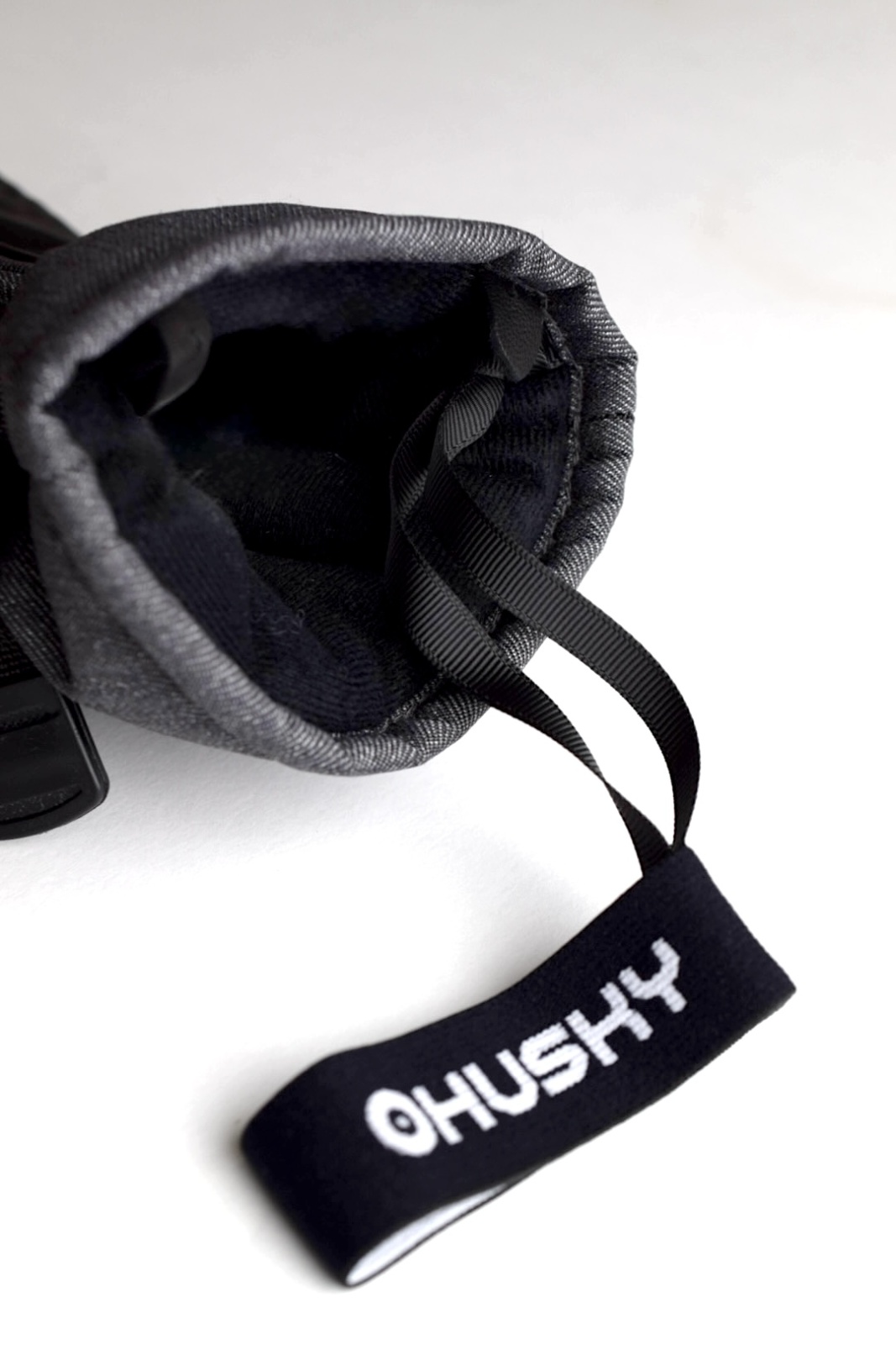 Husky Poutka na rukavice ASKI black Doplňky (obrázek 3)