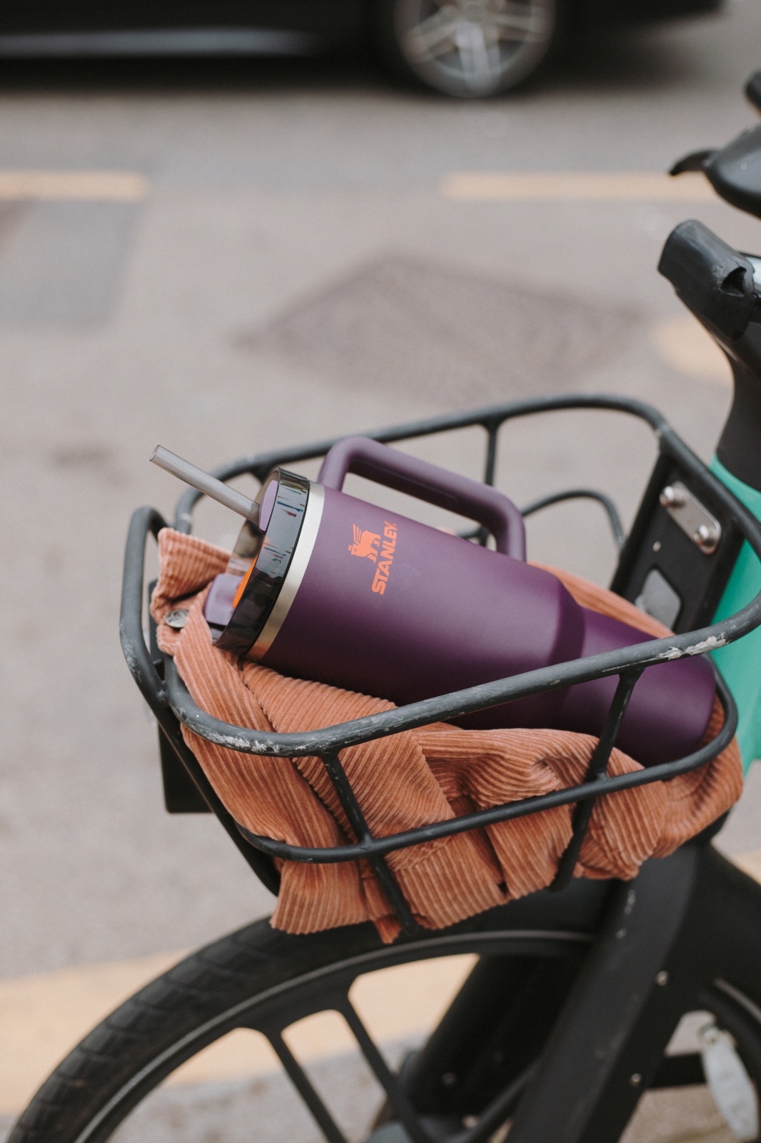 Stanley Quencher H2.O FlowState Tumbler violet blossom Termohrnek (obrázek 9)