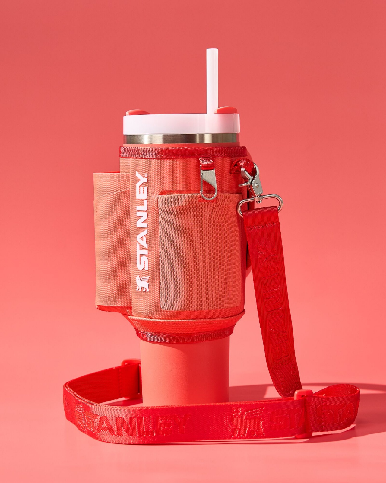 Stanley The All-Day Quencher/Cup Carry-All hot coral Obal na termosku (obrázek 6)