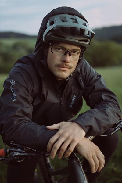 Husky Luma M XL, black Pánská ultralehká bunda (obrázek 8)
