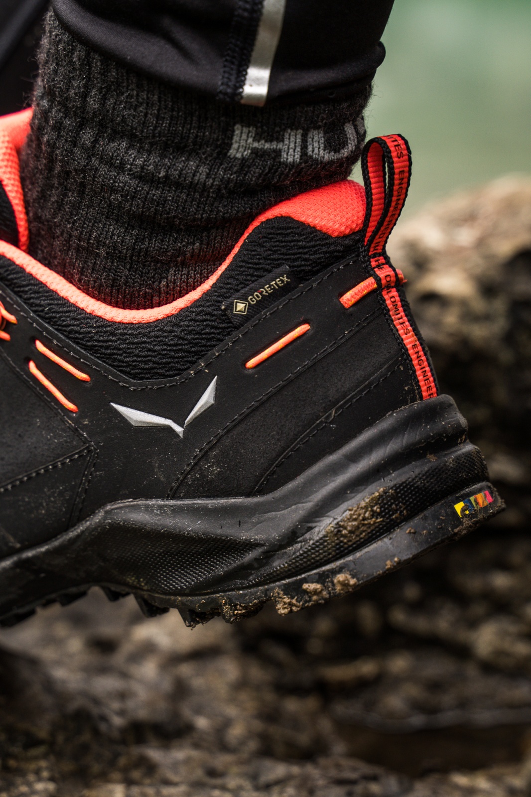 Salewa Wildfire leather GTX EU 38, Black/Fluo Coral Dámské trekové boty (obrázek 9)