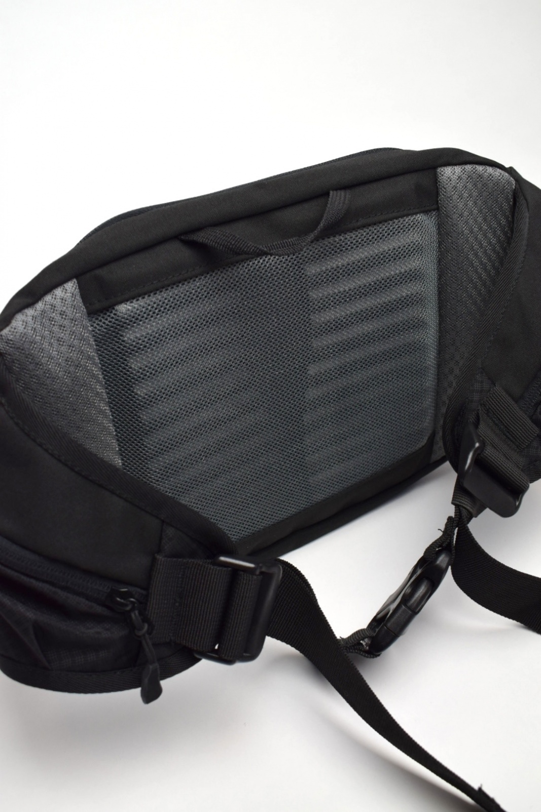 Husky Carry black Ledvinka (obrázek 4)