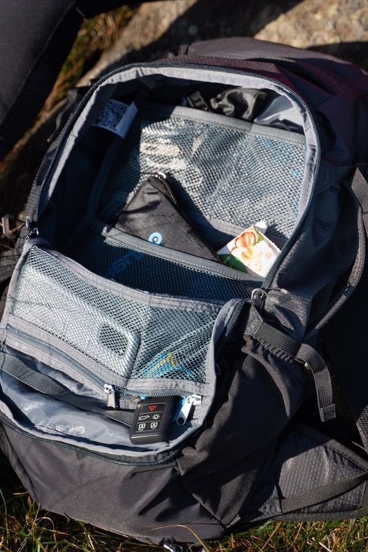Husky Campus 30l black Turistický batoh (obrázek 11)