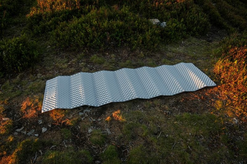 Husky Athine 1,7 šedá Pěnová karimatka (obrázek 8)