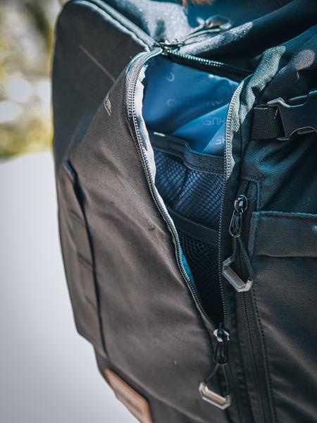 Husky Moper 28l black Městský batoh (obrázek 11)