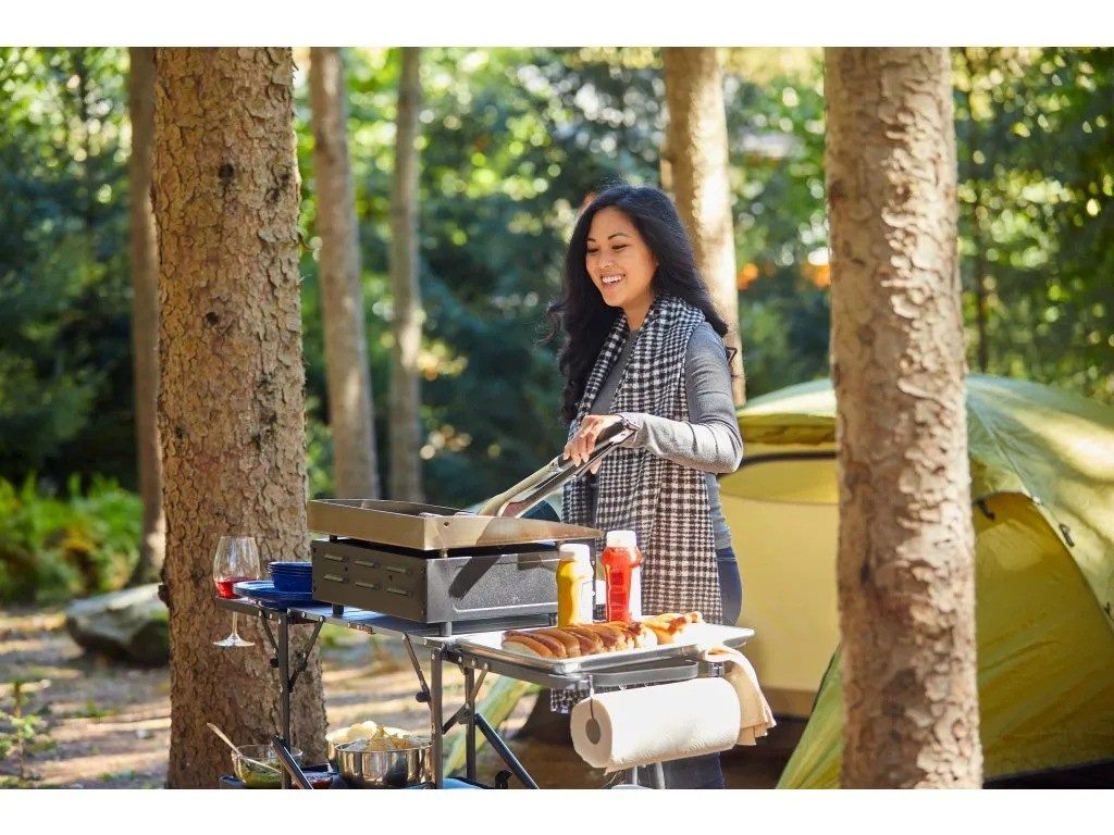 GCI Outdoor Slim-Fold Cook Station™ black chrome Skládací stolek / Kuchyňka (obrázek 10)